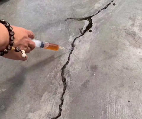 巴里坤混凝土裂缝修补技术详解​